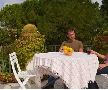 尤润罗绿色套房住宿加早餐旅馆 招待所 3*