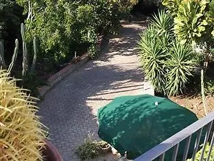 尤润罗绿色套房住宿加早餐旅馆 3*