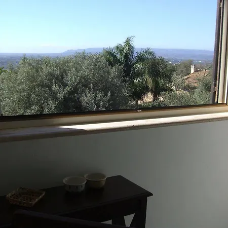 尤润罗绿色套房住宿加早餐旅馆