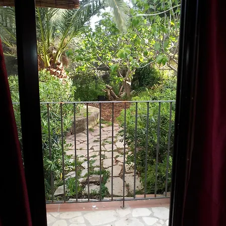 招待所 尤润罗绿色套房住宿加早餐旅馆